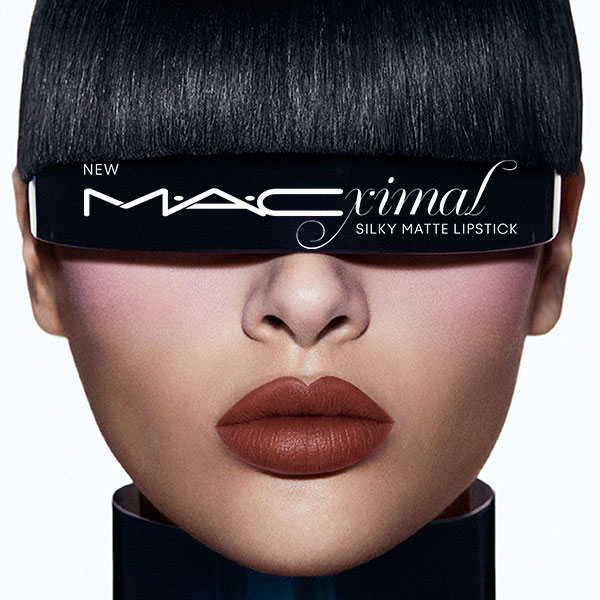 Macximal Lipstick and model
