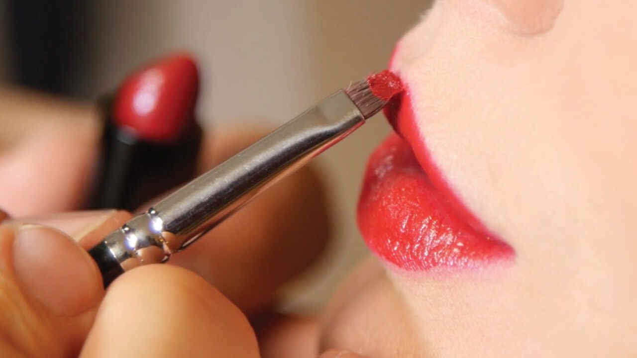 ZAC POSEN AW17<br>Classic Red Lips + Cat Eyes